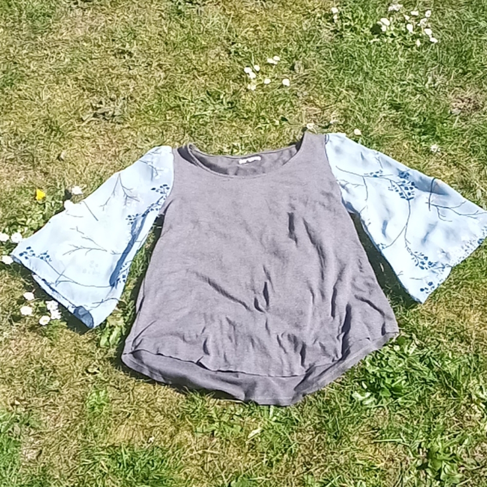 "L" MAURICES Top